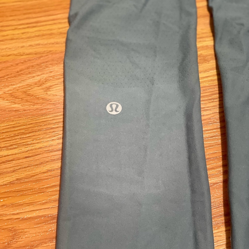 Lululemon In Focus Run Tight - Picture 9 of 10